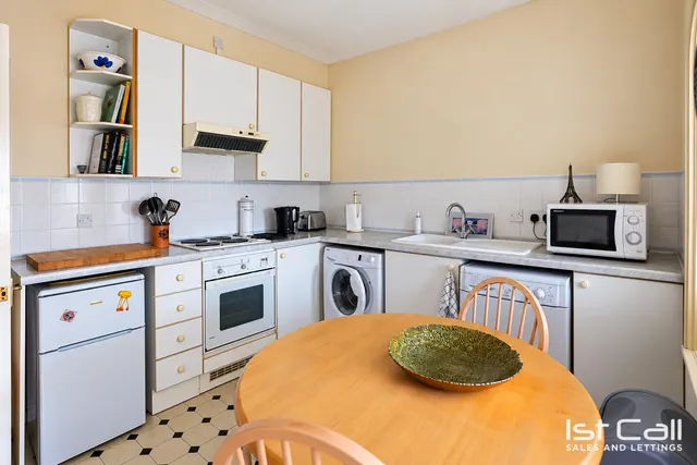 Southchurch Avenue, Southend-On-Sea, photo 3