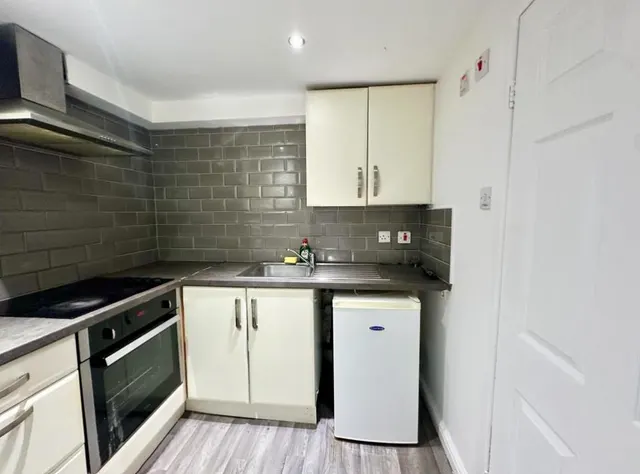 Woburn Place, London, WC1H, photo 3