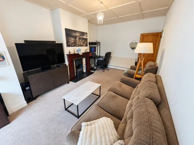Harewood Avenue, Northolt, UB5, photo 3