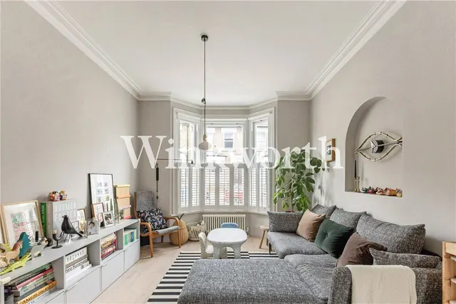 Greyhound Road, London, N17, photo 1