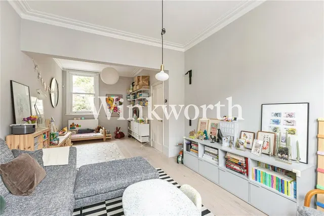 Greyhound Road, London, N17, photo 3