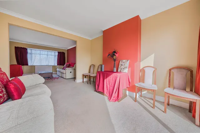 Photo 2 — East Mead, South Ruislip, HA4