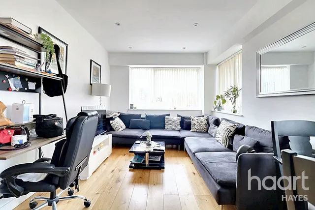 Clayton Road, Hayes, UB3, photo 3
