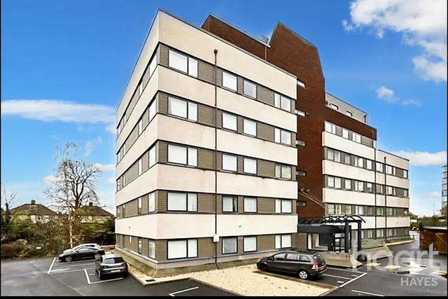 Clayton Road, Hayes, UB3, photo 1