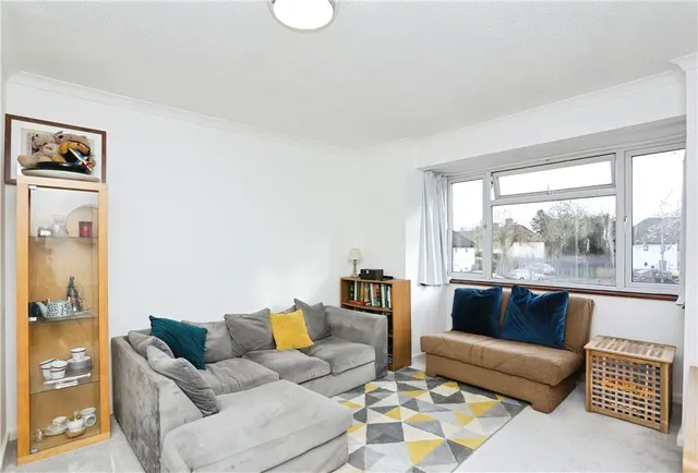 Kensington Avenue, Thornton Heath, CR7, photo 1
