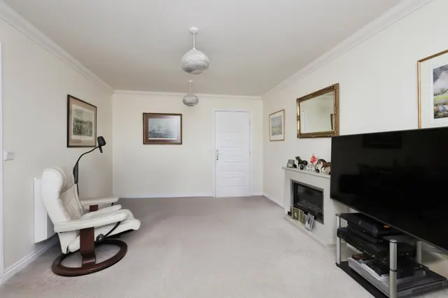 Photo 2 — Southfields Road, Eastbourne