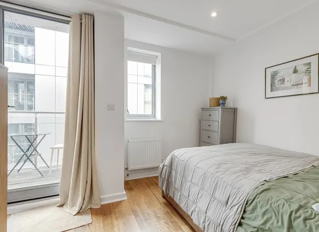 Photo 2 — Wadeson Street, Hackney, E2