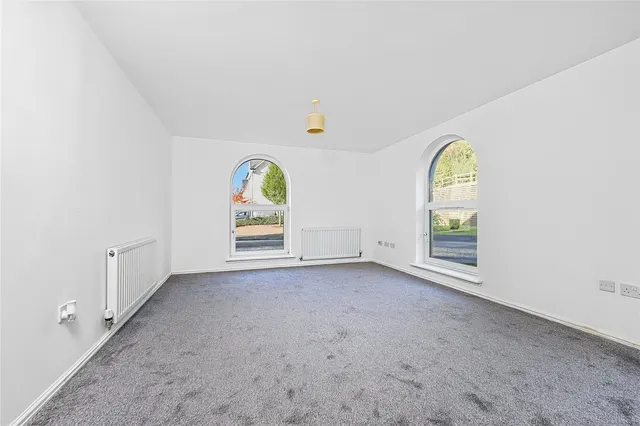 Lady Campbells Court, Dunfermline, KY12, photo 2
