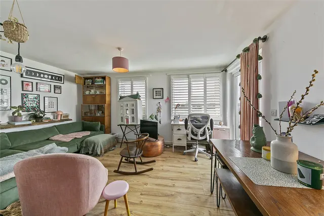 Melliss Avenue, Kew, TW9, photo 2