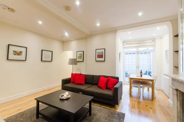 Gloucester Street, London, SW1V, photo 3