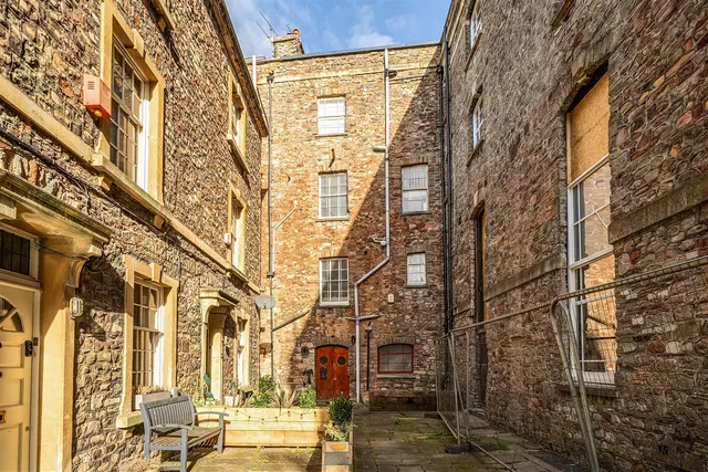 1 bedroom flat, Portland Street, Clifton, BS8