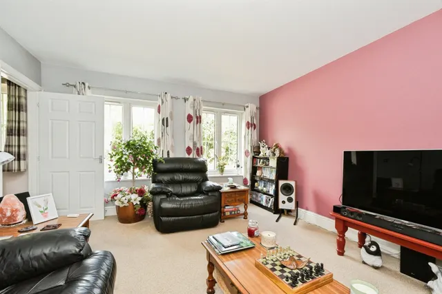 Belcombe Close, Coate, SN3, photo 2