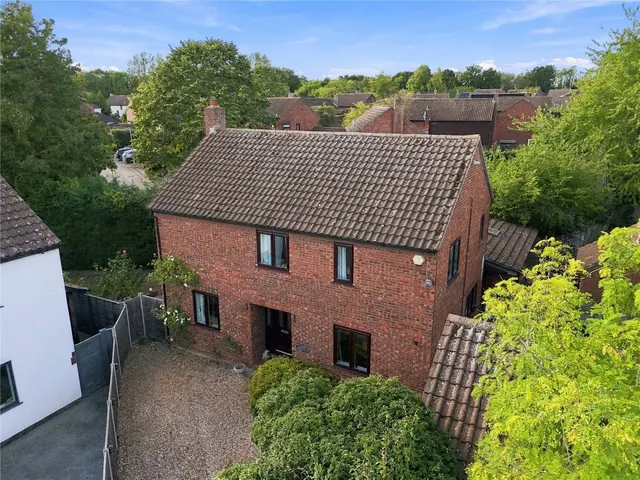 with 4 bedrooms in Bishop's Stortford, CM23, photo 1