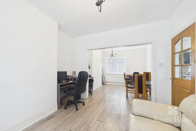 Photo 2 — Stag Lane, Rotherham, South Yorkshire, S60