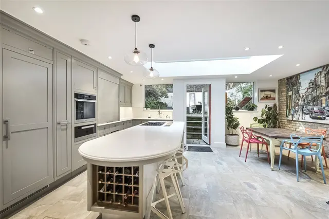 Cromwell Road, Earls Court, SW5, photo 1