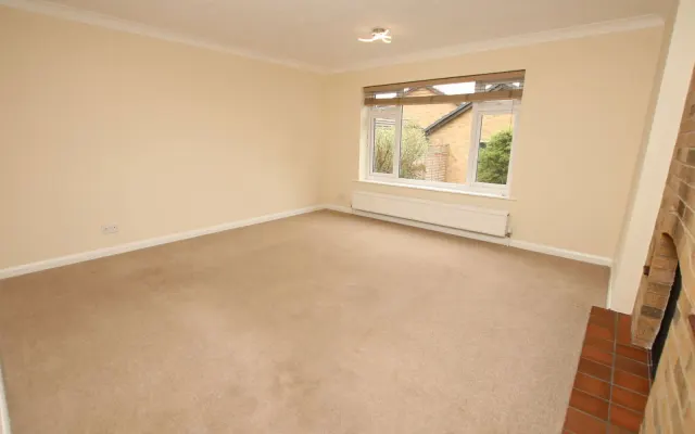 Photo 3 — Barnside Close, Penistone