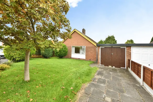 Brookside Lane, Stockport, SK6, photo 1