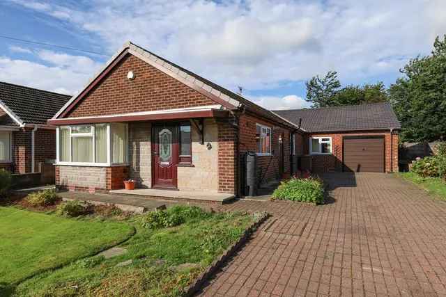 Redland Close, Littleborough, OL15, photo 1