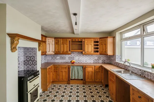 Photo 3 — Haslemere Grove, Doncaster, South Yorkshire, DN5