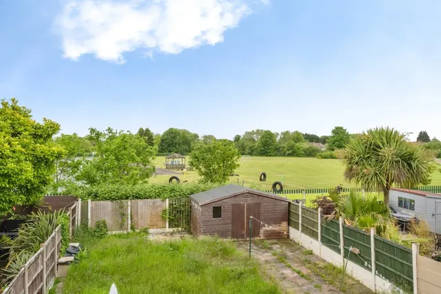 Photo 2 — Haslemere Grove, Doncaster, South Yorkshire, DN5