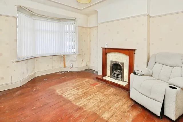 Holmefield Road, Liverpool, L19, photo 2