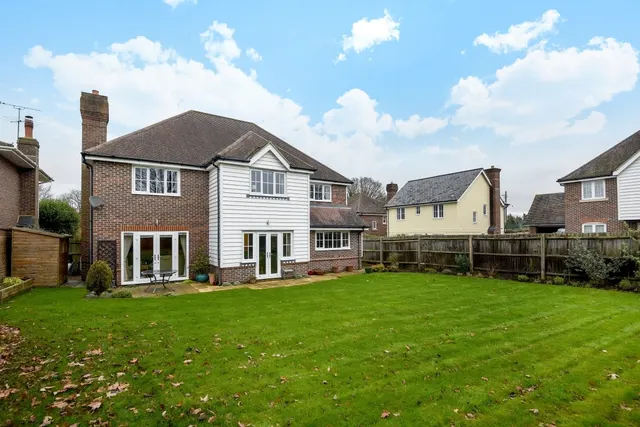 Allington Place Newick BN8, photo 1