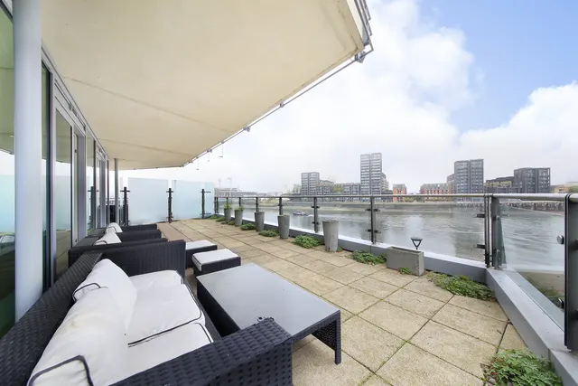 Juniper Drive, Battersea, SW18, photo 1