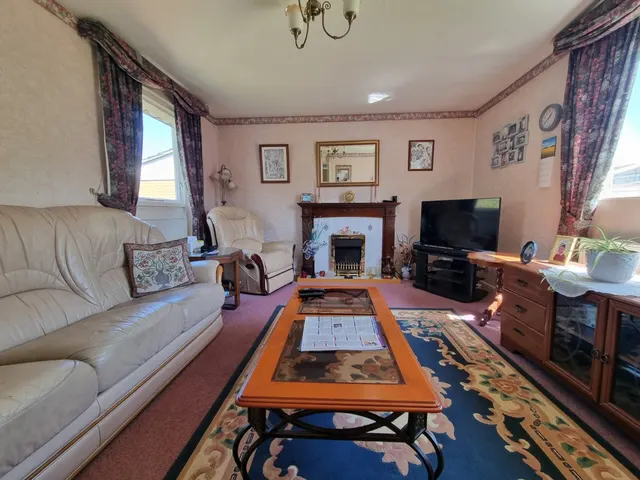 Southgate, Sutton Hill, TF7, photo 2