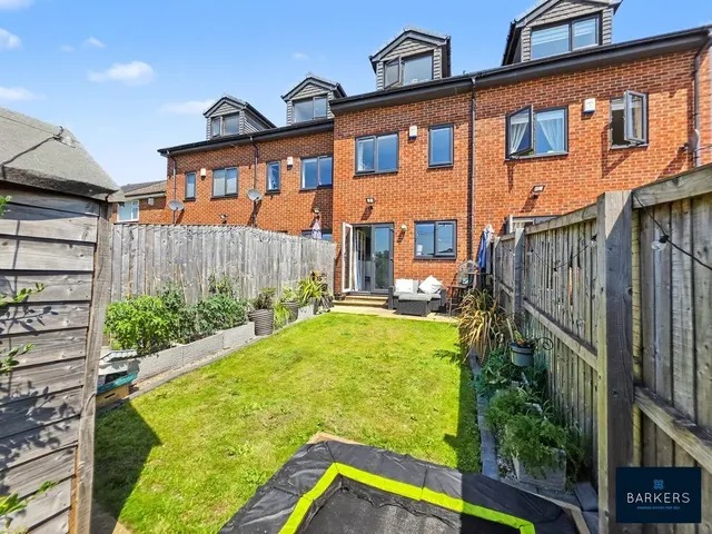Bottoms Lane Birkenshaw, Bradford BD11 2NN, photo 1