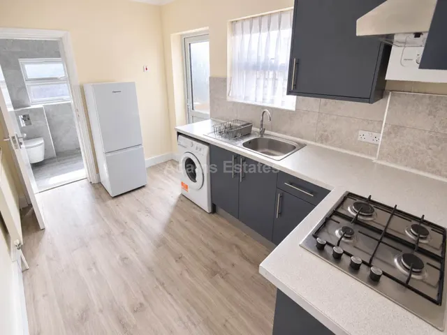 1 bedroom flat — Gosbrook Road, Caversham, RG4 8DY