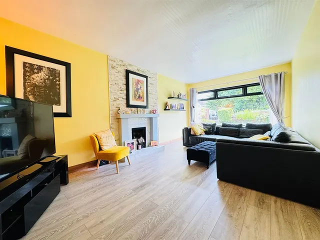 Ravelston Crescent, Carnmoney, BT36, photo 2