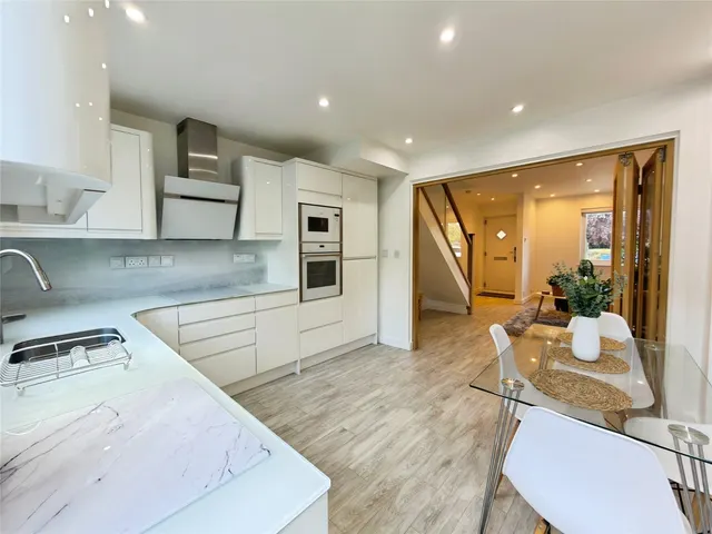 Portia Grove, Warfield, RG42, photo 2
