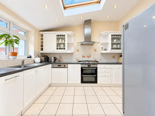 End Terrace, Heston, TW5, photo 3