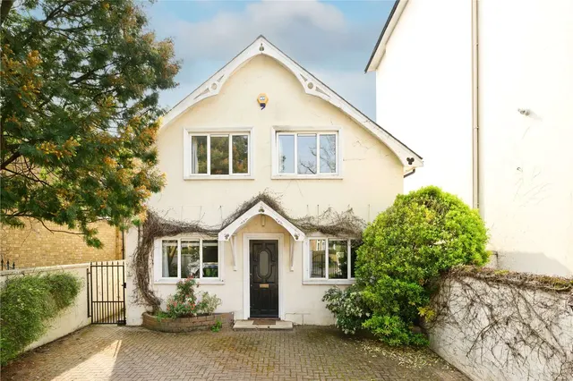 Wolsey Road, East Molesey, Surrey, KT8 9EN, photo 1