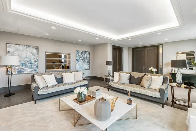 Ashburton Place, Clarges Mayfair, W1J, photo 2