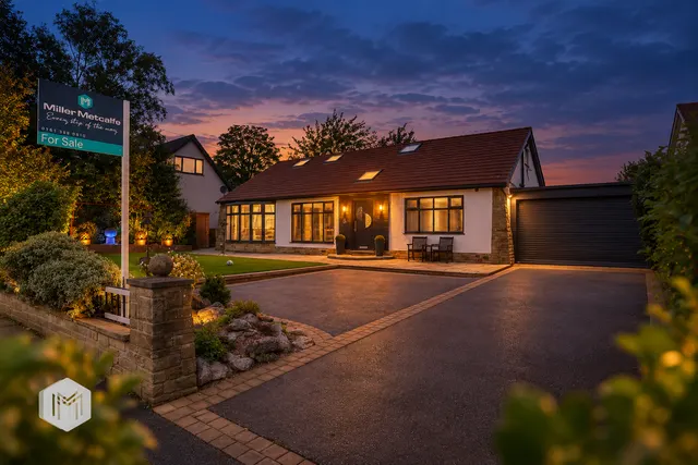 Mile Lane, Bury, BL8 2DS, photo 1