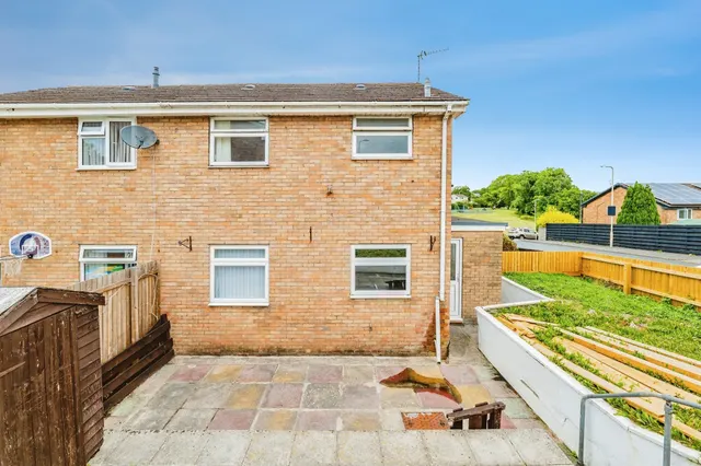 Ffordd Yr Afon Bridgend, CF31, photo 2