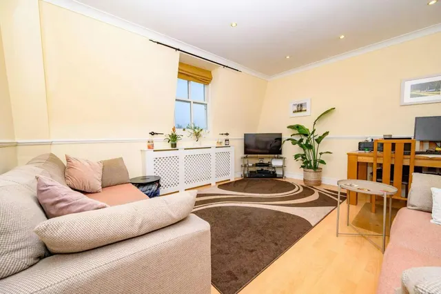 Photo 3 — Mallard Road, Leavesden Court Mallard Road, WD5