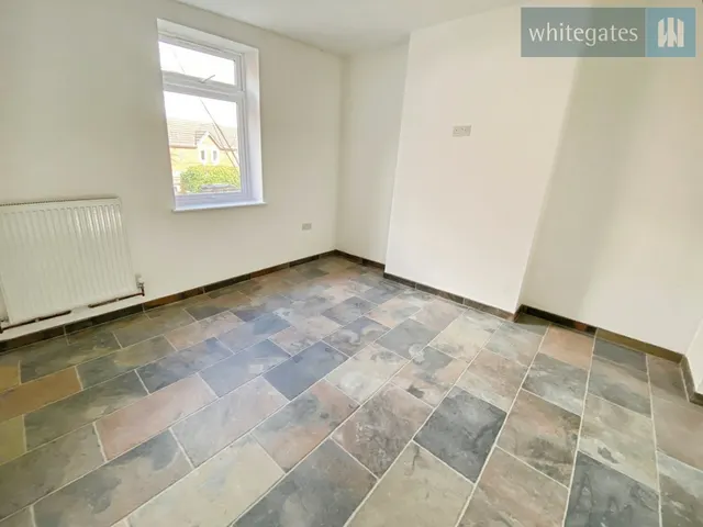 Top Road, Summerhill, LL11, photo 2