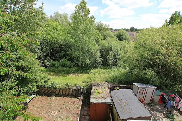 Photo 2 — Alder Court, Thorplands