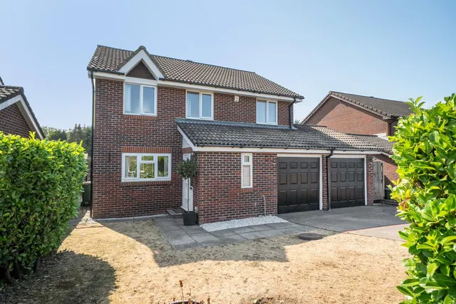 Howells Close, TN15, photo 1