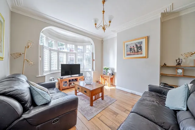 Photo 2 — Dunvegan Road, SE9