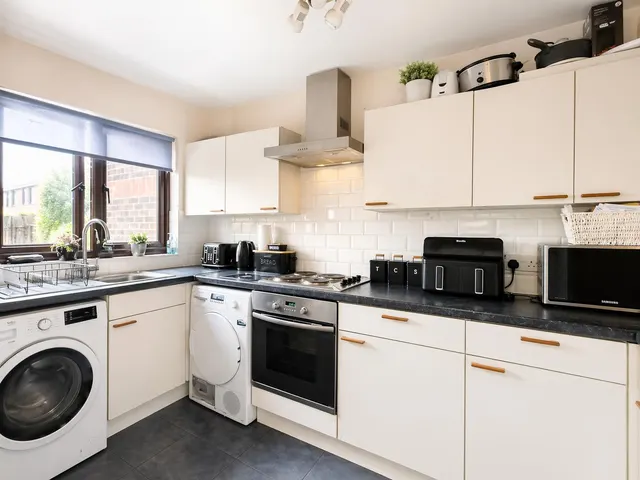 Bryant Way, Toddington, LU5, photo 3