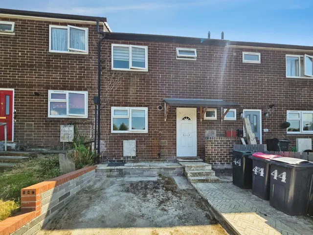 Fenton Way, Rotherham, S61, photo 1