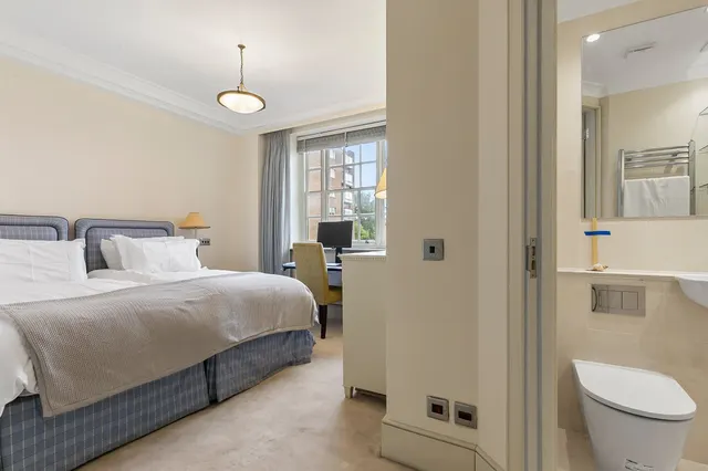 Lowndes Square, Knightsbridge, SW1X, photo 3