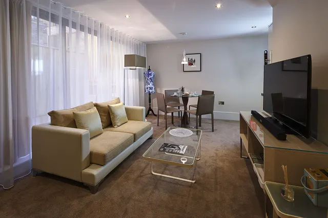 Brompton Road, London, SW3, photo 2
