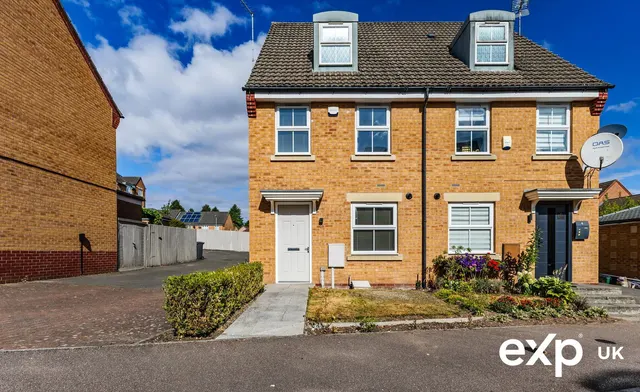 Swallow Crescent, Ravenshead, photo 1