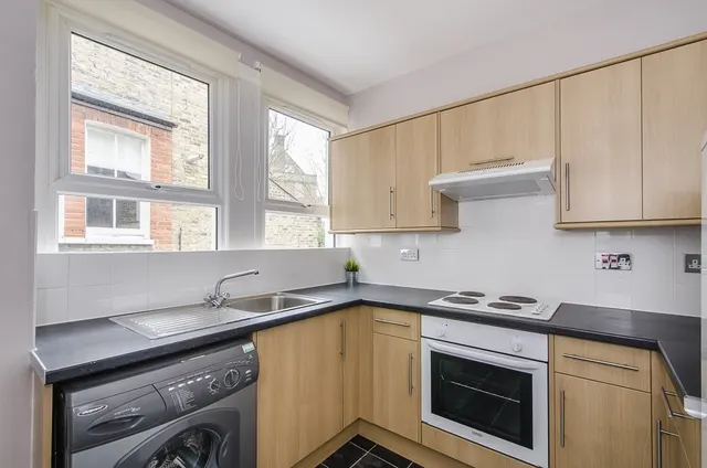 Kingswood Road, London, SW2, photo 3