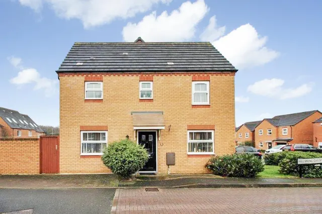 Cascade Way, Dudley, photo 1
