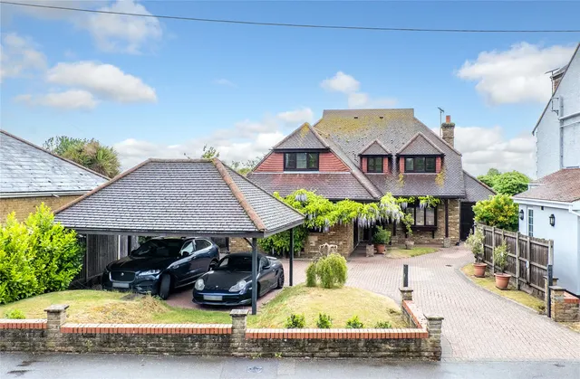 4 bedroom house, Lower Rainham Road, Rainham, ME8